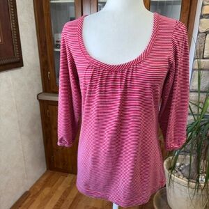Loft size medium red & gray striped 3/4 sleeve top ruching around the chest. EUC